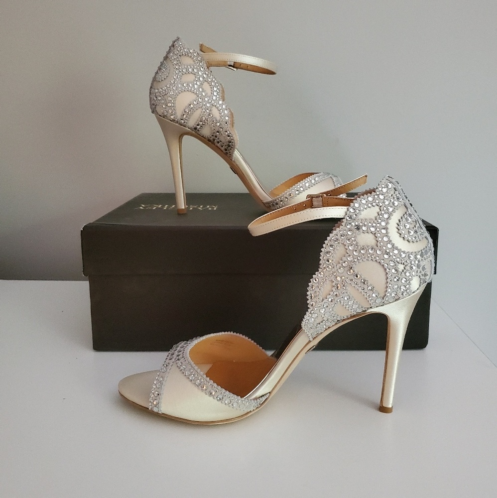 Badgley Mischka Roxy heels NIB